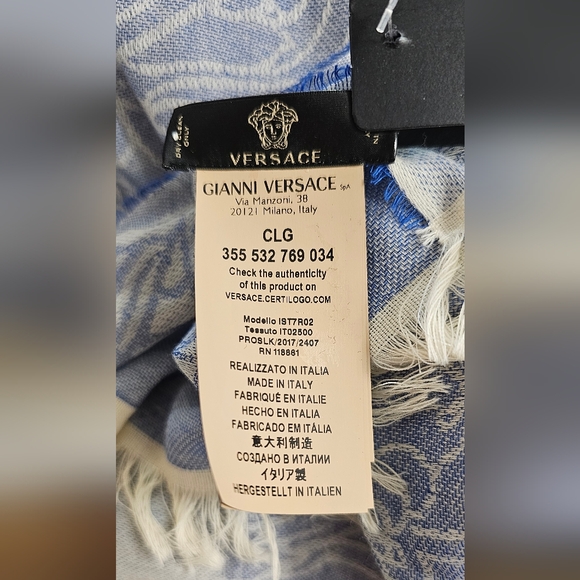 Gianni Versace Medusa Wool Blend Scarf With Fringe Blue Brand New With Tags - Picture 8 of 9